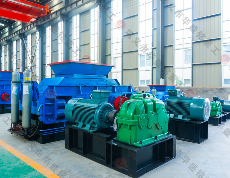 可將河卵石打成沙子的設(shè)備有哪些？對(duì)輥制砂機(jī)好用嗎？