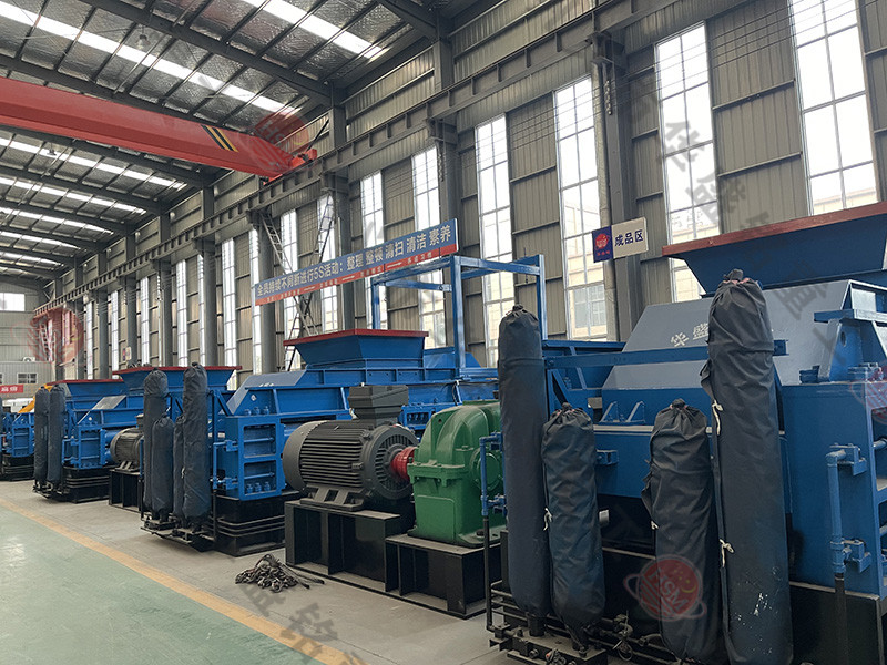 對(duì)輥制砂機(jī)的移動(dòng)輥軸由彈簧壓力支撐