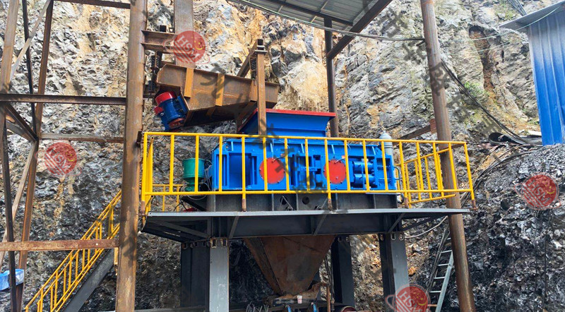 數控全自動液壓對輥破碎機